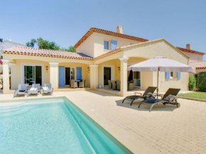 Luxurious Holiday Home in Le Plan de la Tour with Pool